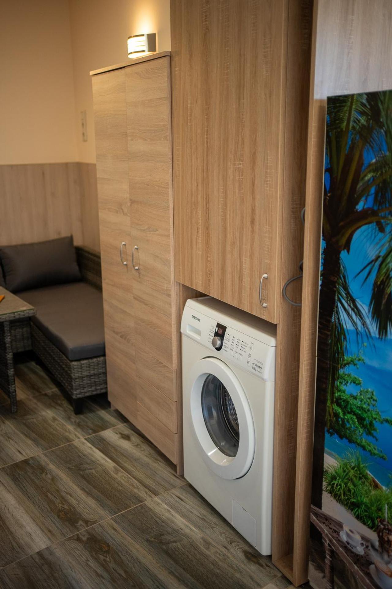 Holiday Apartmanhaz Gyula Exterior photo